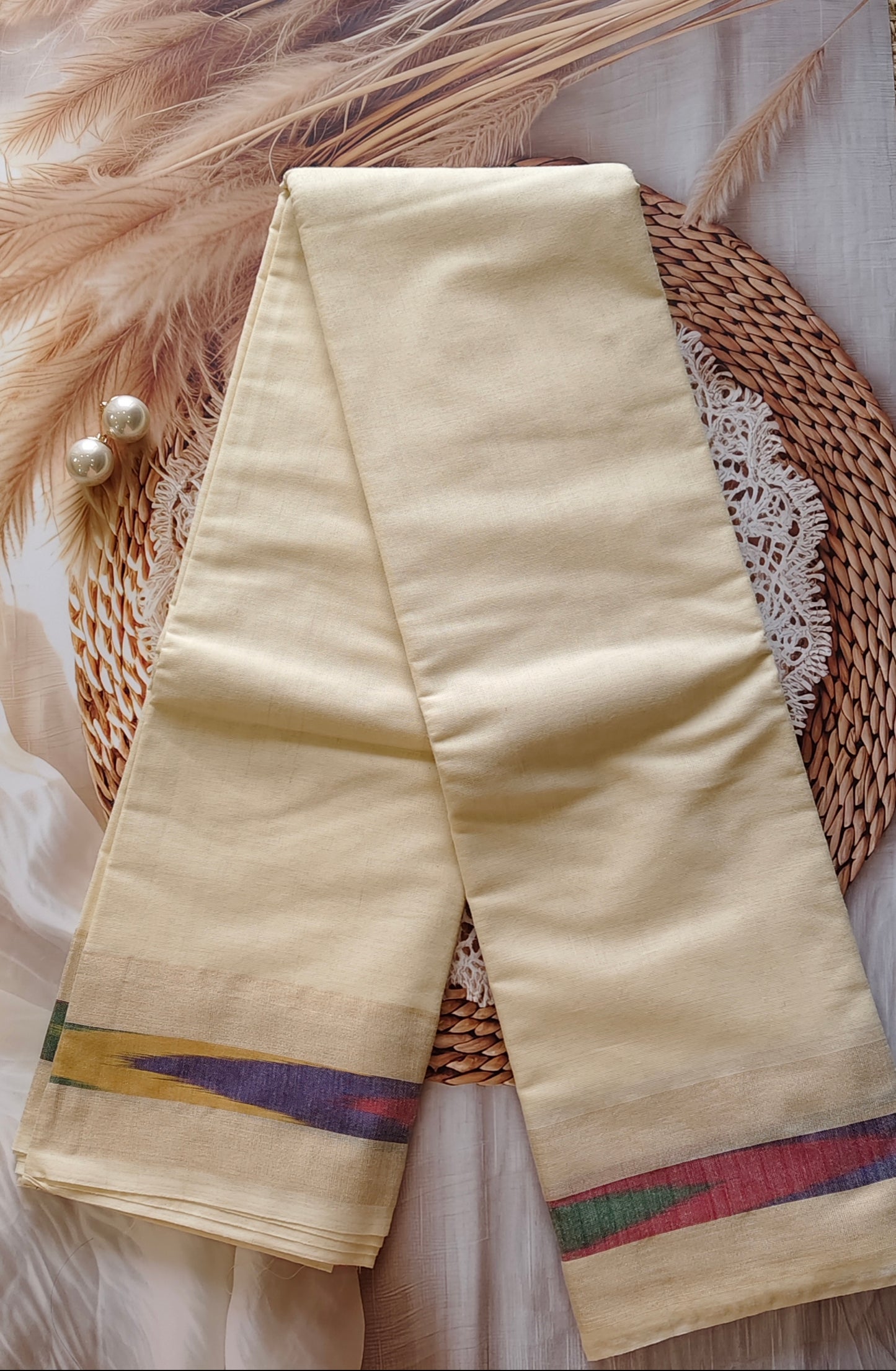 Light cream / Ivory Pure Cotton Saree